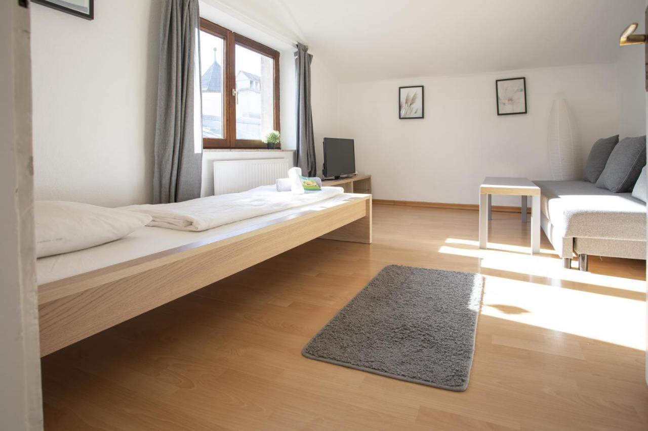 Cozy Old Town Apartment Hall in Tirol Exterior photo
